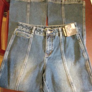 NWT.... JOE BOXER BOOT CUTJEANS... SIZE 16